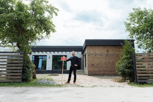 Plafonniers salle de bains : guide pour un éclairage sûr et design